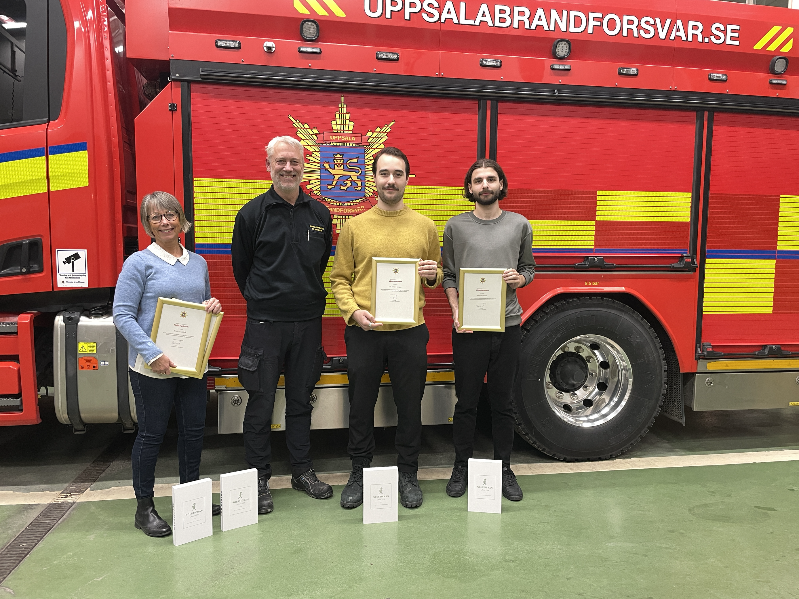Utdelning av utmärkelsen Rådigt ingripande på Fyrislunds brandstation.